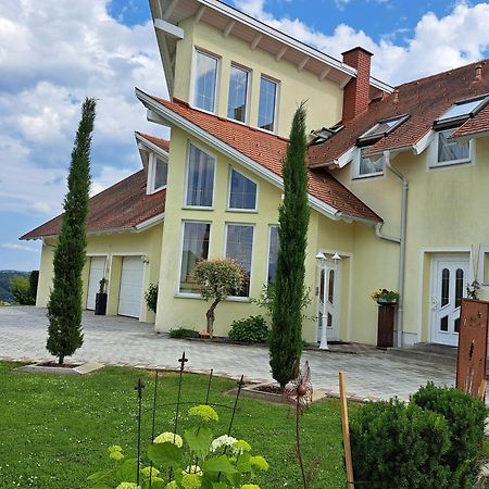 Appartement Schober Kukmirn Екстериор снимка