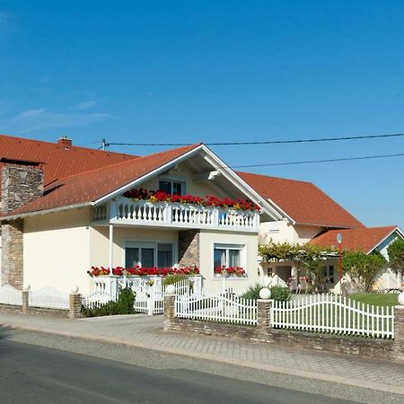 Appartement Schober Kukmirn Екстериор снимка