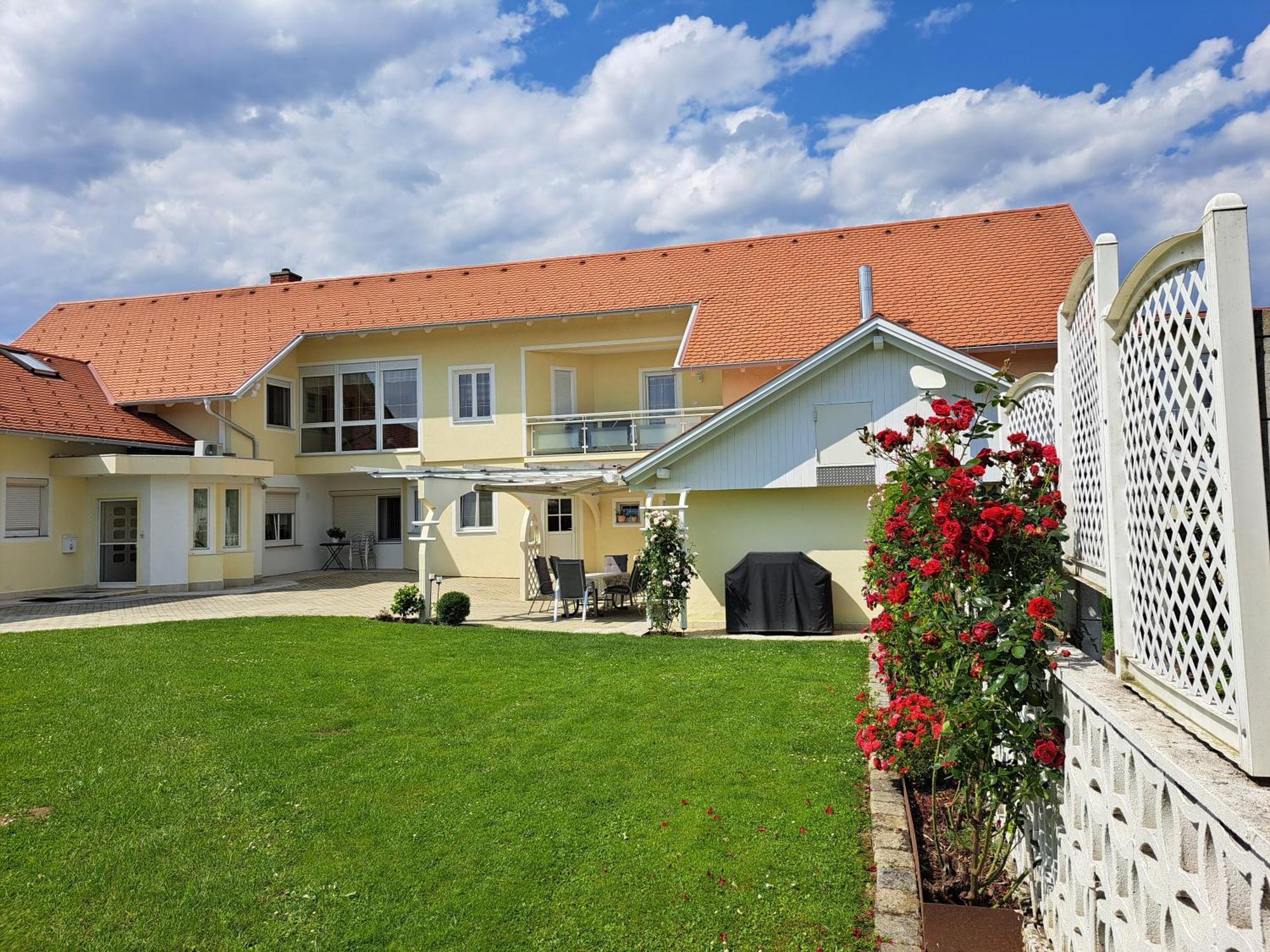 Appartement Schober Kukmirn Екстериор снимка