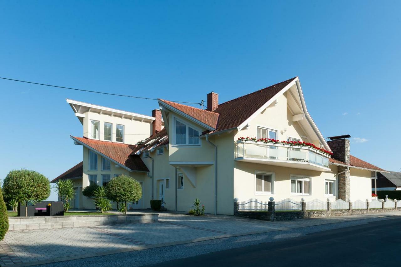 Appartement Schober Kukmirn Екстериор снимка